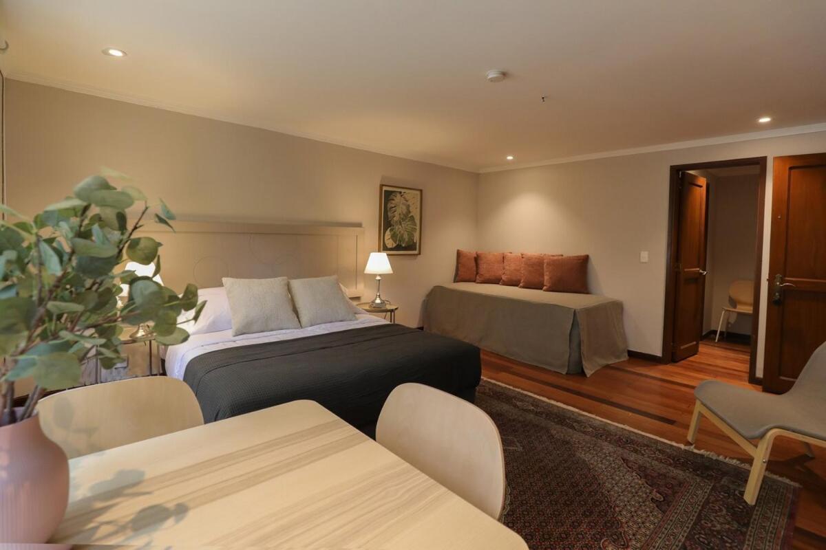 Apartment Elegant In Zona G Modern & Sophisticated 301 Bogotá